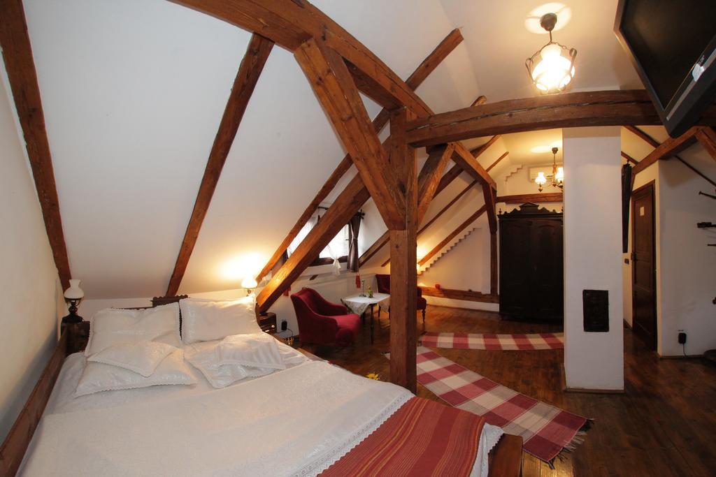 Hotel Casa Baroca à Sighişoara Chambre photo